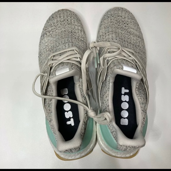 NWT Adidas Ultra Boost Womens “Carbon Clear Mint” - Picture 14 of 16
